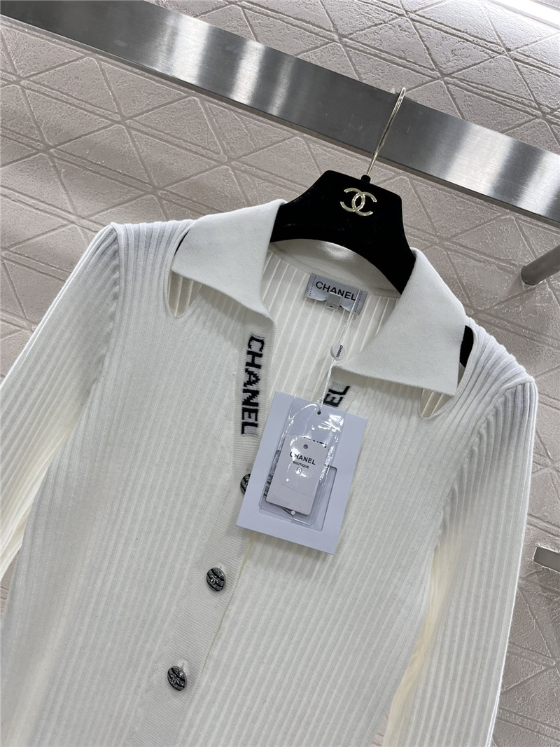 Ch**el logo-intarsia ribbed polo cardigan white