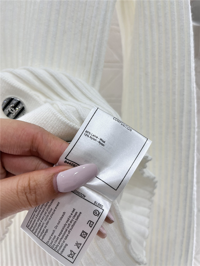 Ch**el logo-intarsia ribbed polo cardigan white