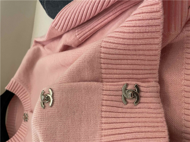 Ch**el trunlocks crop cardigan pink