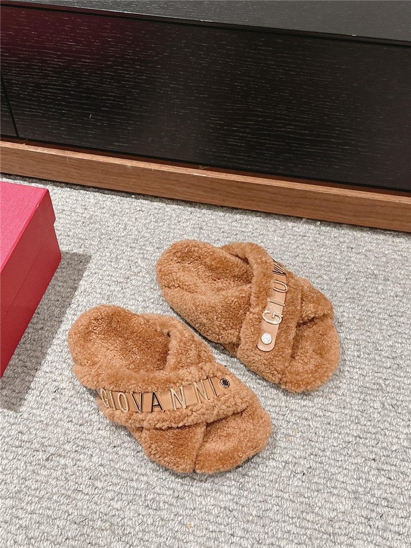Va1e*ntin0 giovanni shearling slides brown
