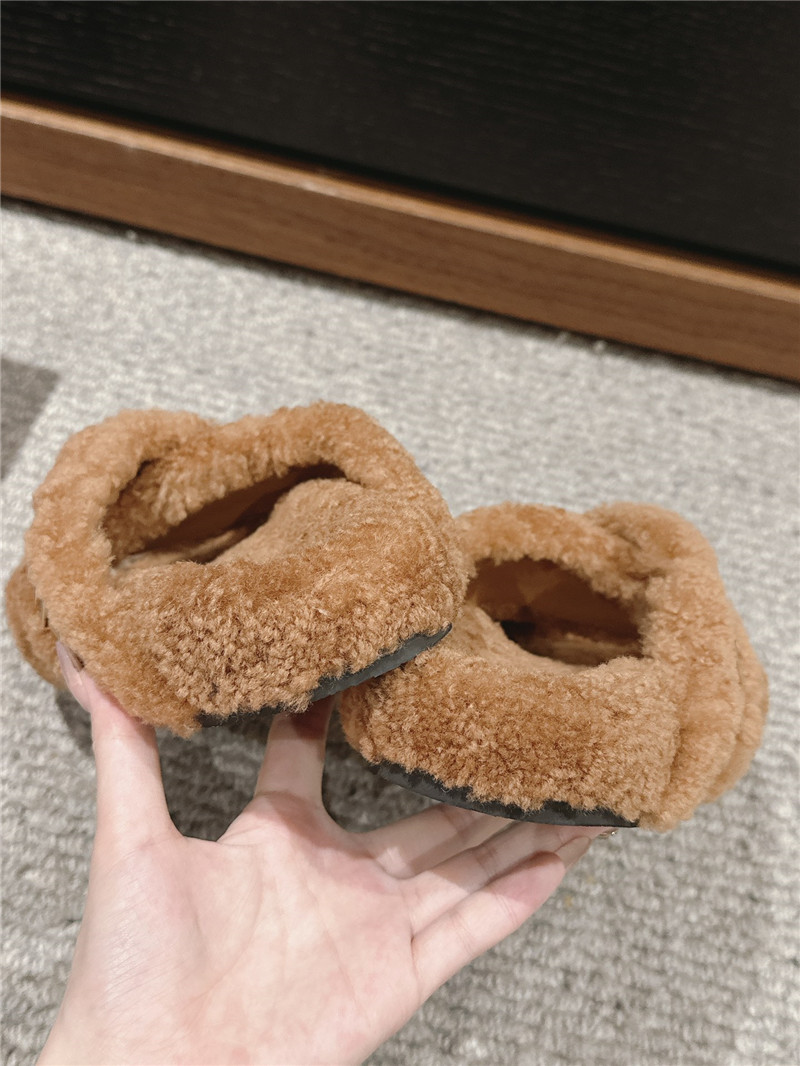 Va1e*ntin0 giovanni shearling slides brown