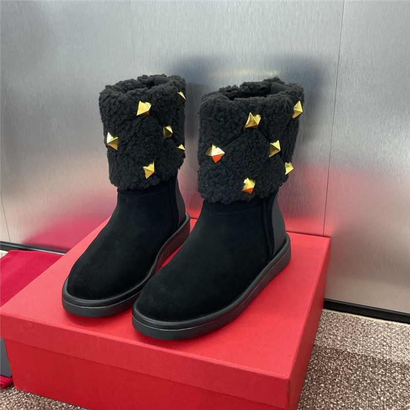 Va1e*ntin0 shearling studs suede leather ankle boots