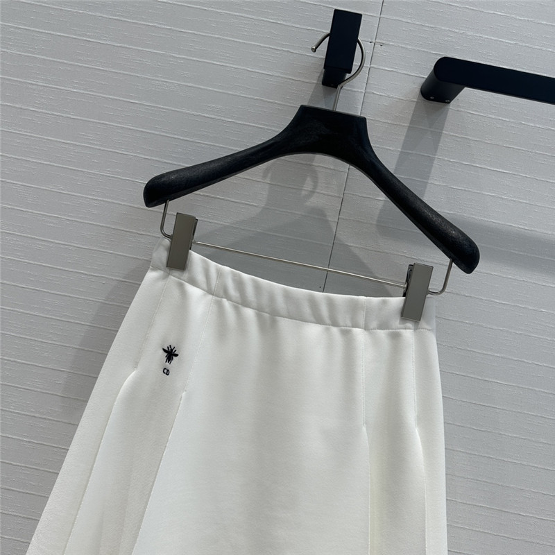 D10r slit skirt