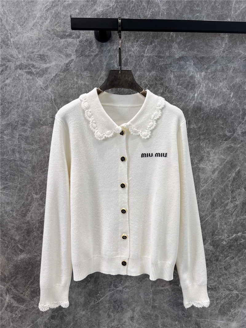 Miu Miu Logo-Intarsia Lace Lapel Cardigan in White