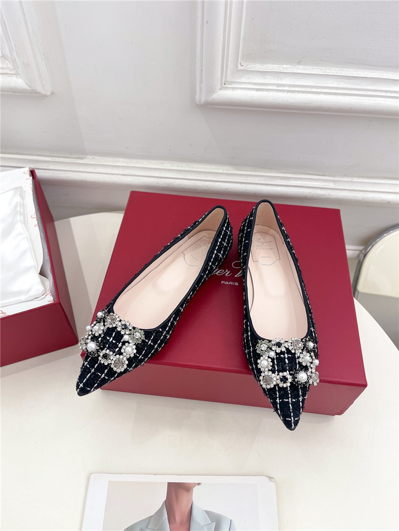 roger u1u1er efflorescence flats in black tweed