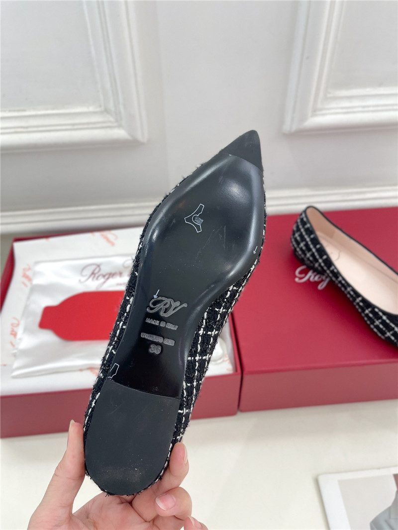 roger u1u1er efflorescence flats in black tweed