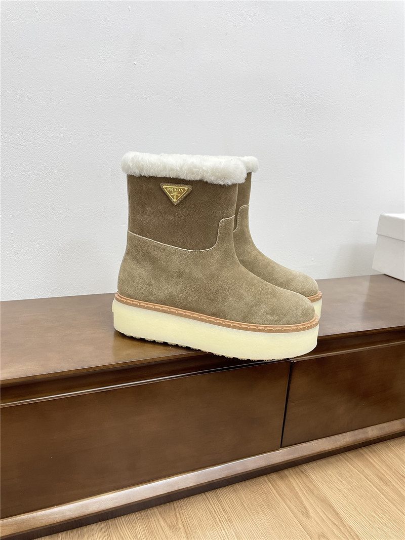 Pra*a triangle-logo platform brown suede snow boots