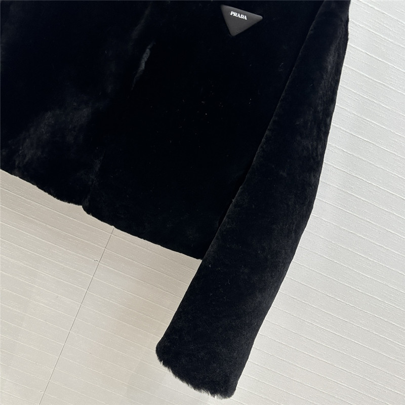 Pra*a short coat