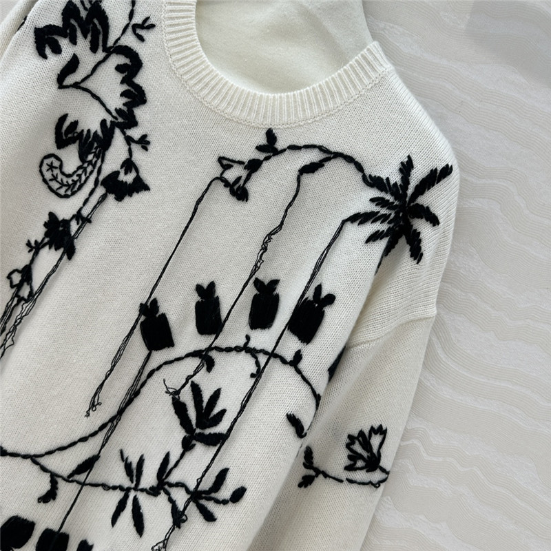 Vanitoo Embroidered Cashmere Dress White