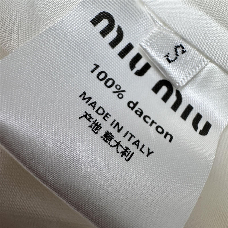 M1um1u vest