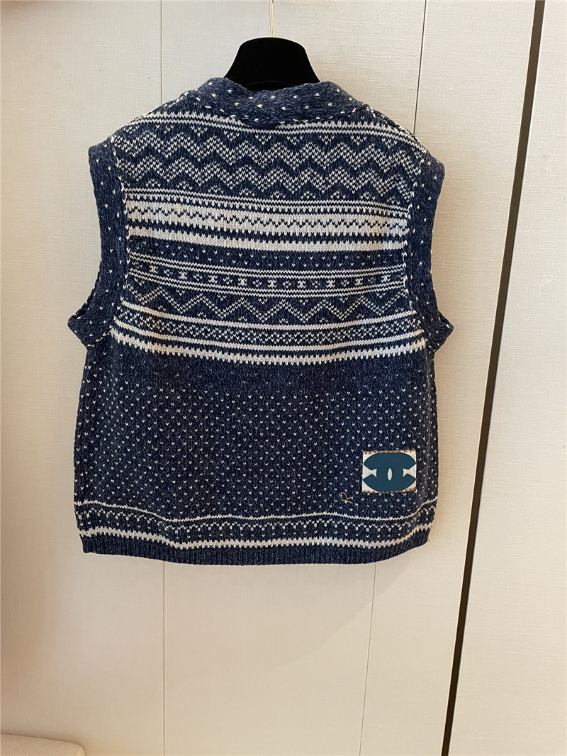 Ch**el vest