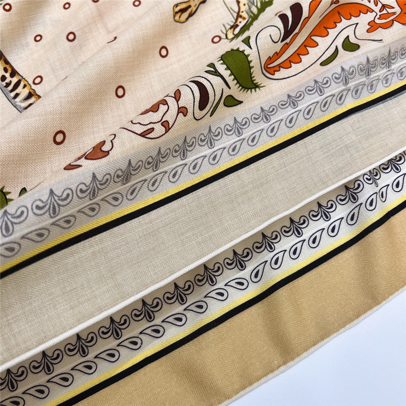 H**me5 animal motif silk scarf