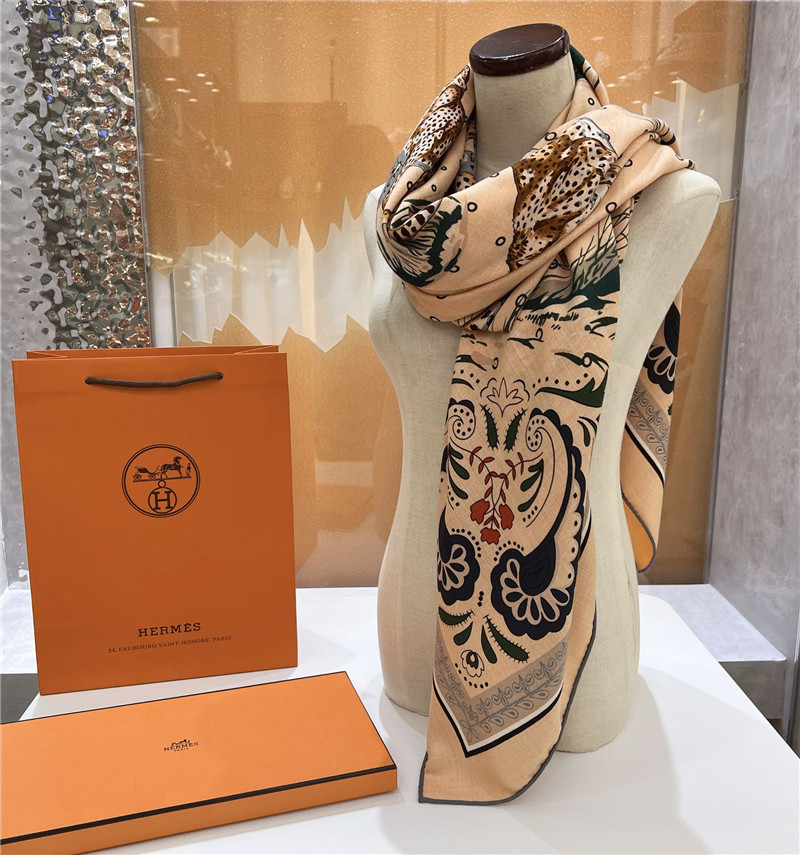 H**me5 double-sided silk scarf