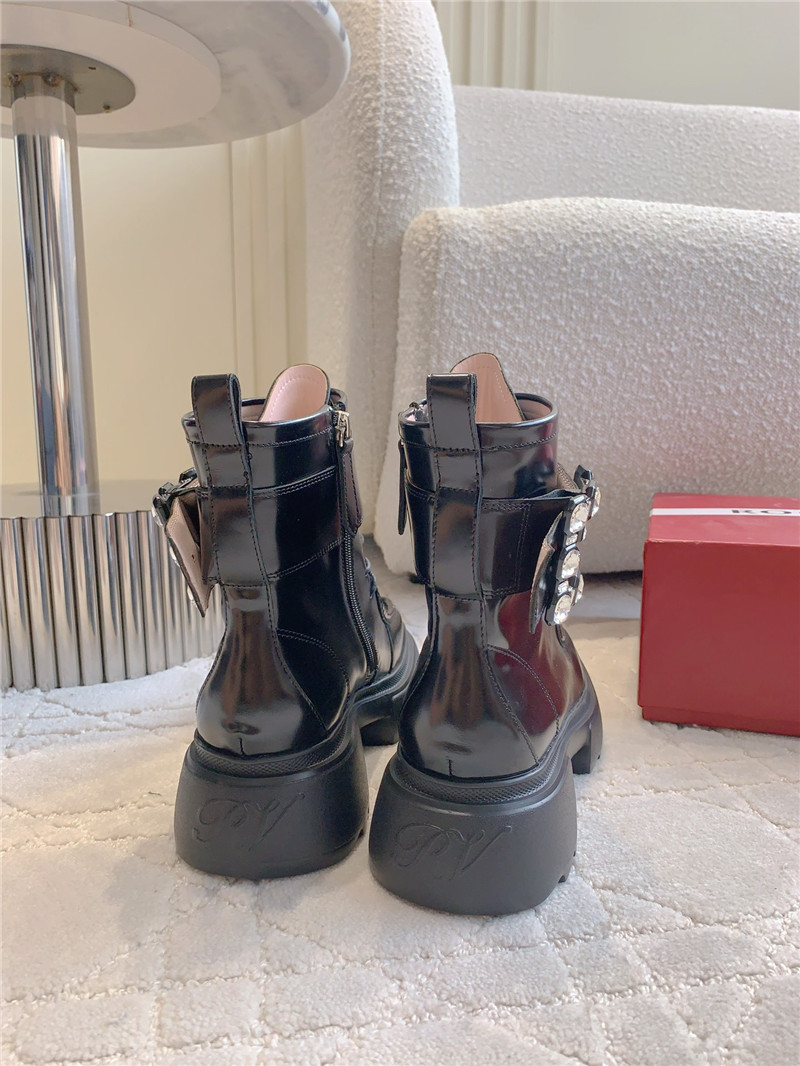 roger u1u1er d1am0nd buckle calfskin ankle boots