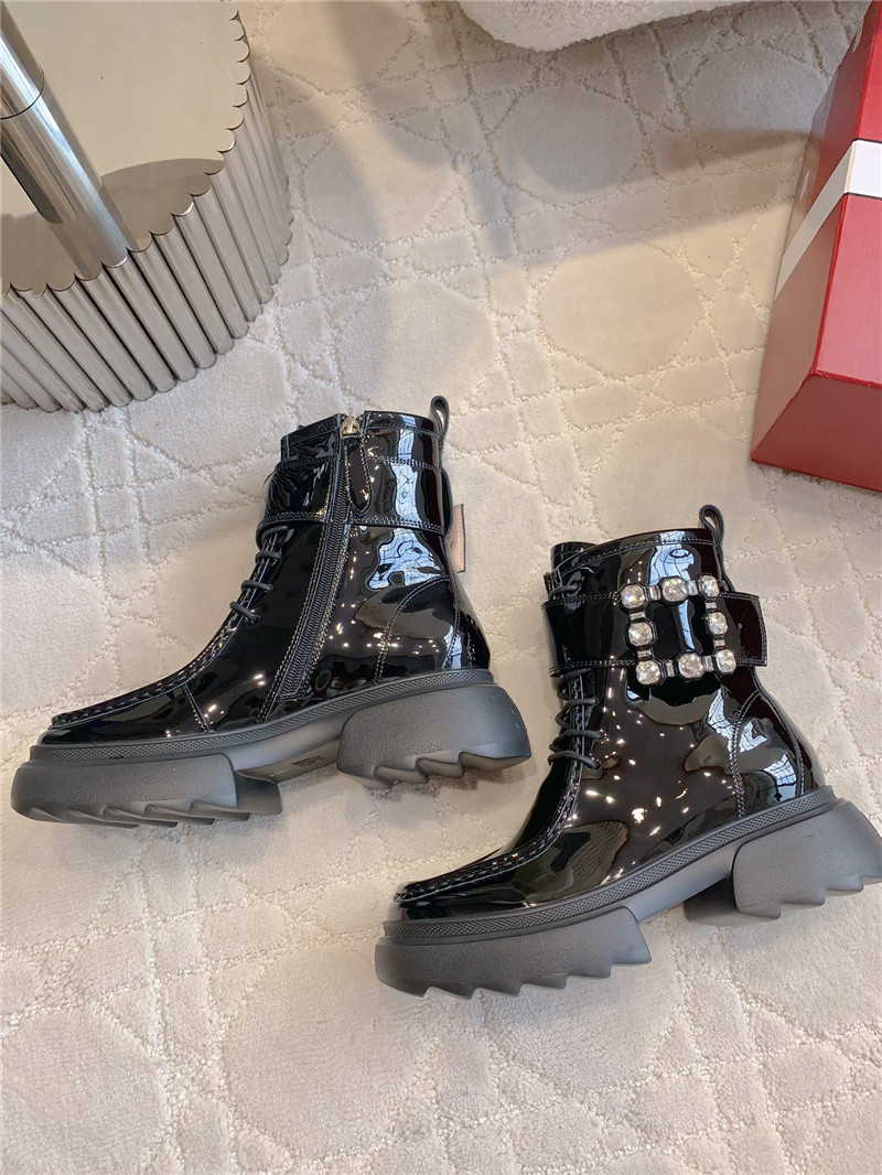 roger u1u1er d1am0nd buckle patent leather ankle boots