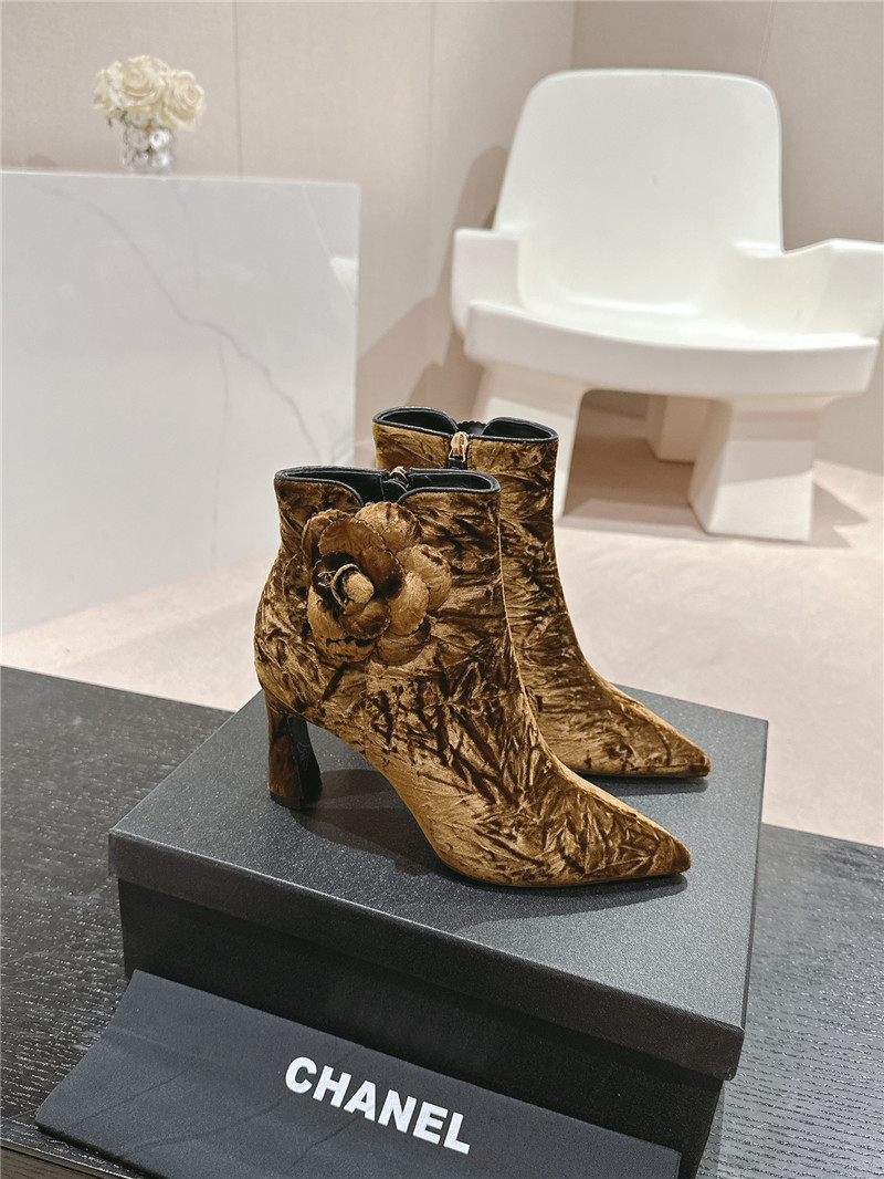 Ch**el heel gold velvet pointed toe boot