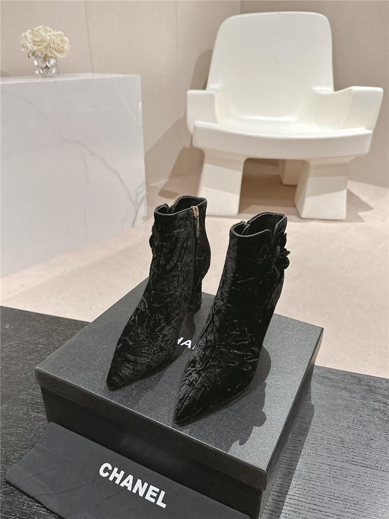 Ch**el heel velvet pointed toe booties