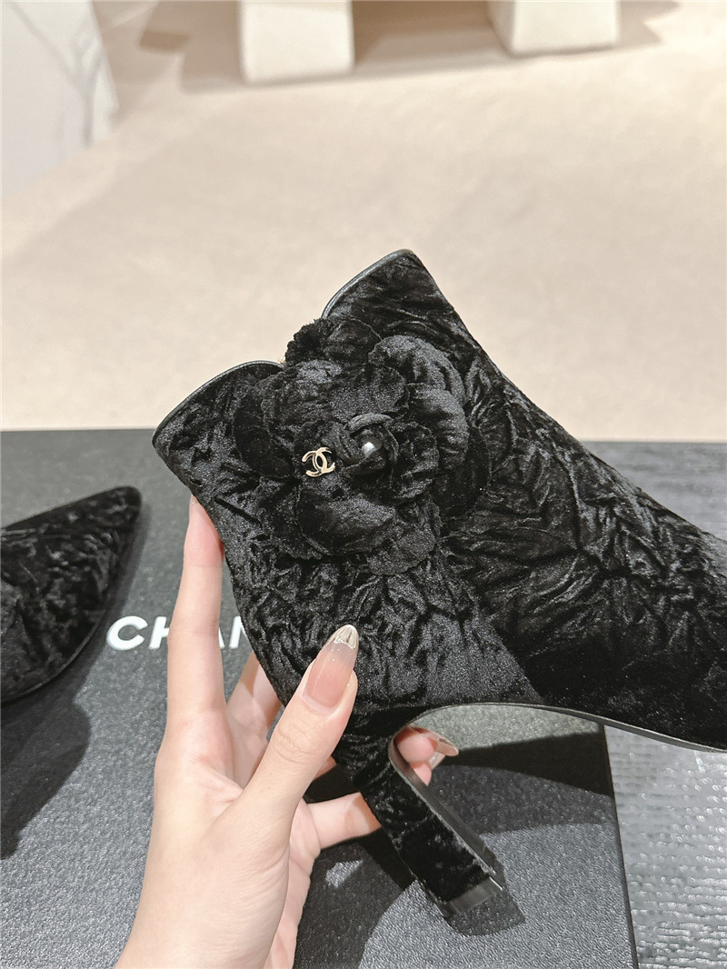 Ch**el heel velvet pointed toe booties