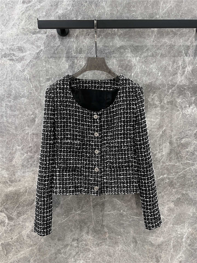 Ch**el short coat