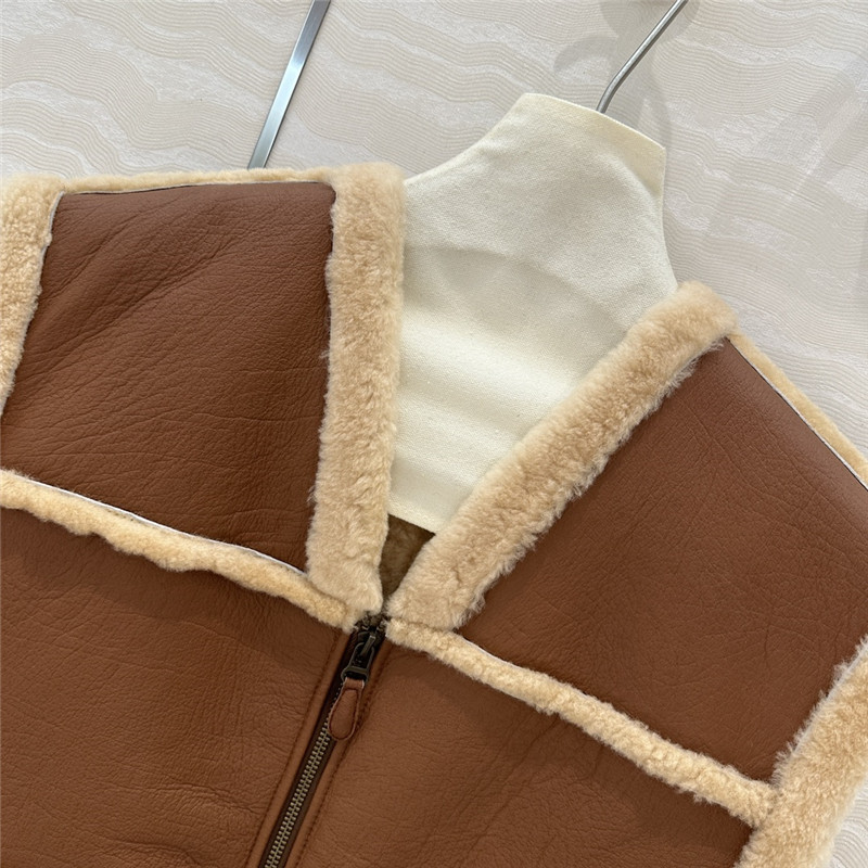 Ce1i*e fur vest