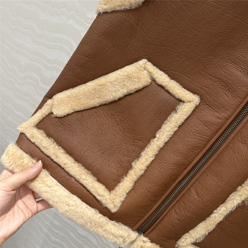 Ce1i*e fur vest
