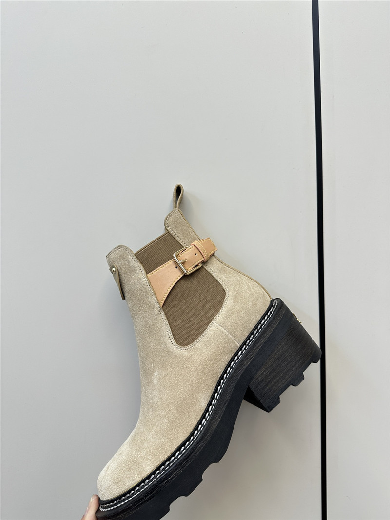 l0vis Vvtt0n lv beaubourg ankle boot in beige