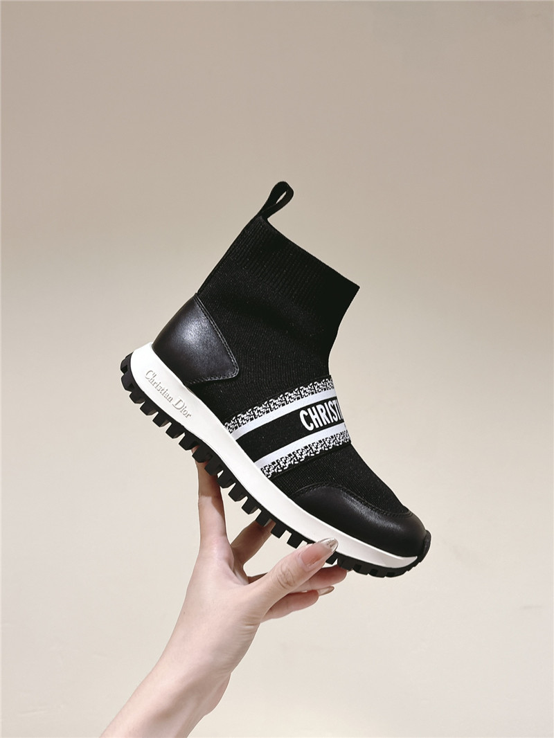 D10r sock shoes