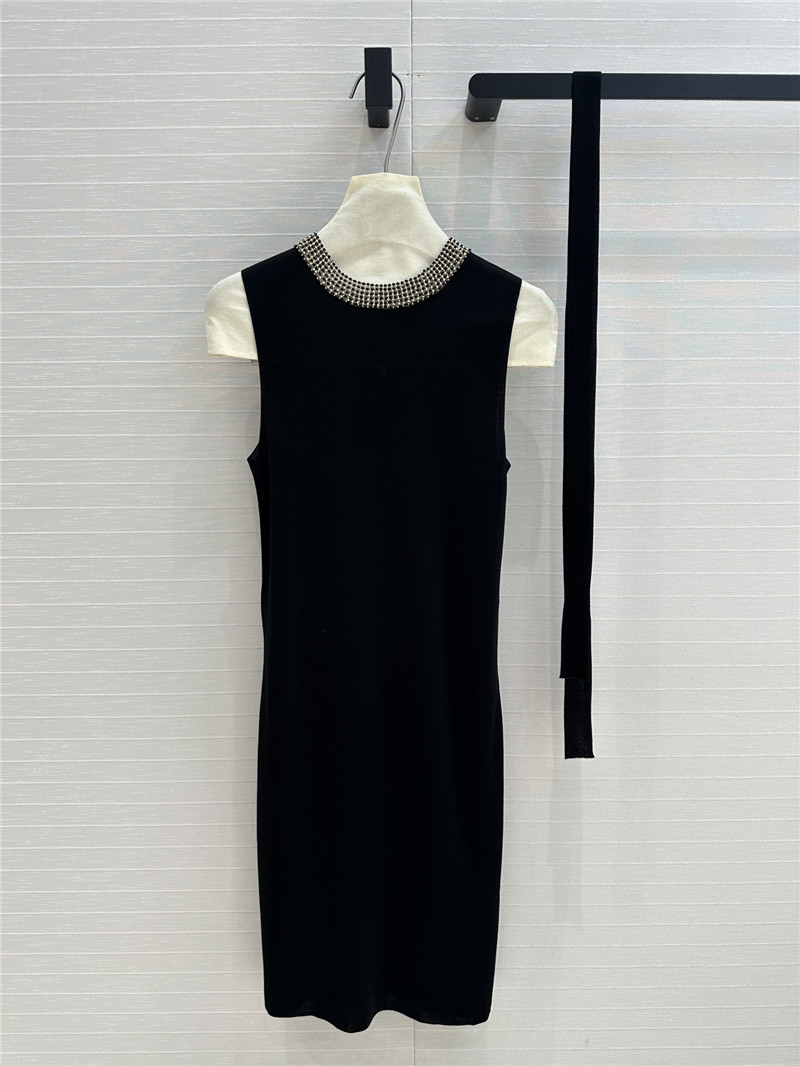 D10r silk embroidered tunic dress in black