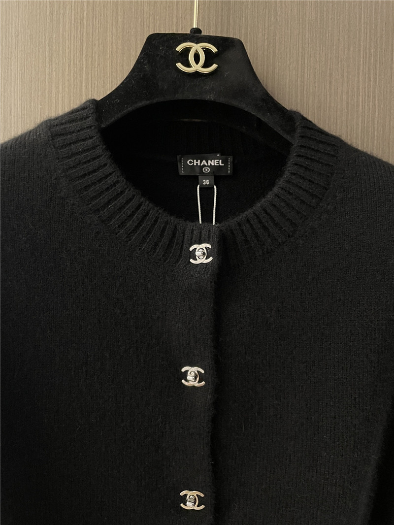 Ch**el black crop cashmere cardigan