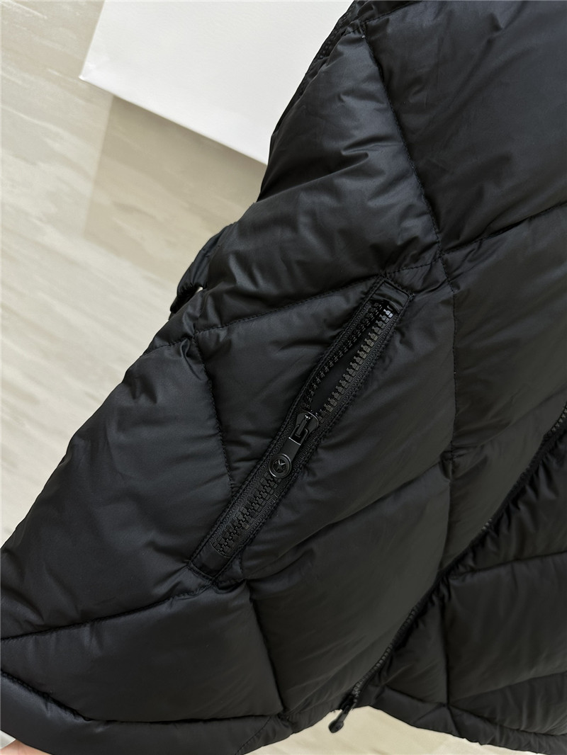D10r quilted down vest