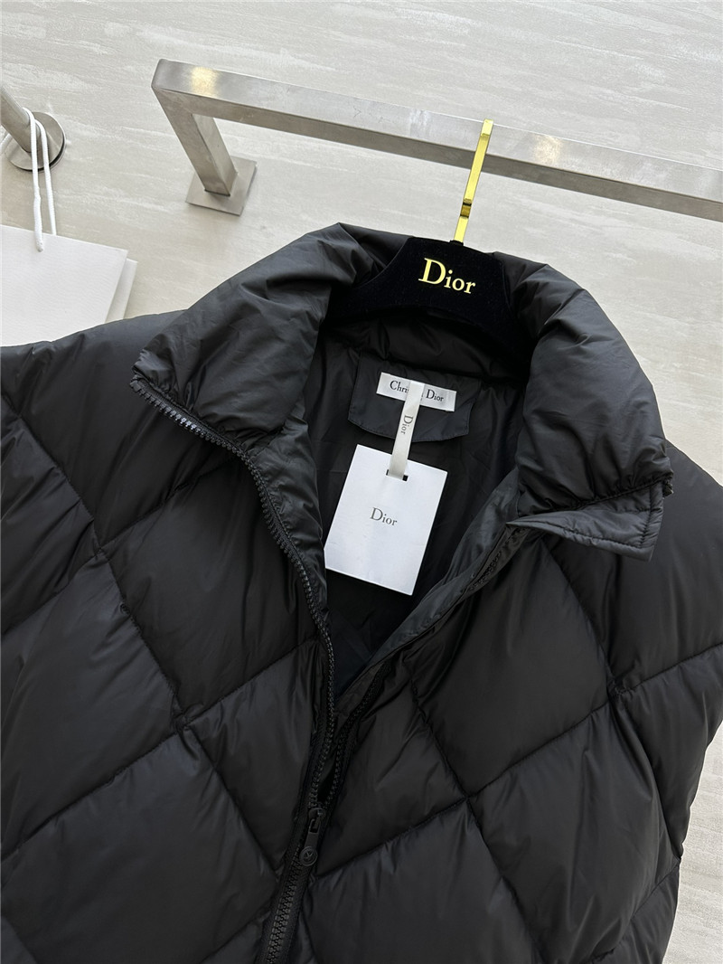 D10r quilted down vest