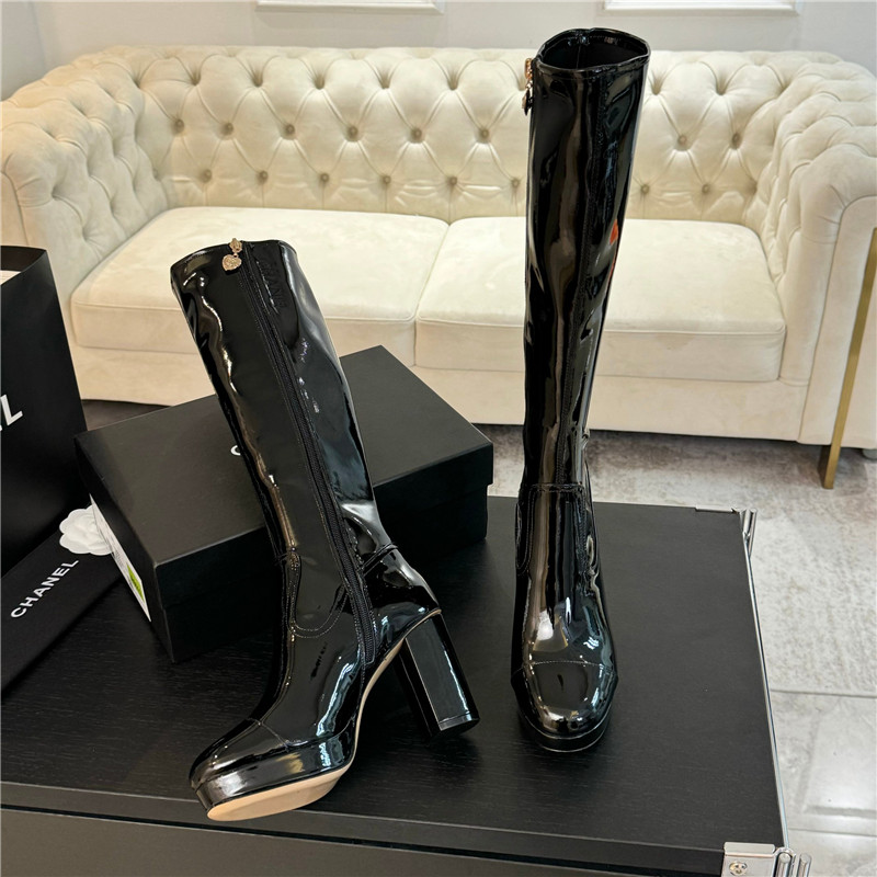 Ch**el pearl chain pointed beige high boot