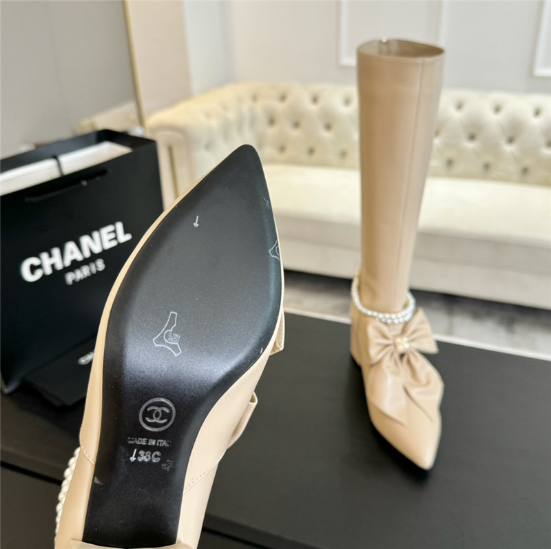 Ch**el pearl chain pointed beige high boot