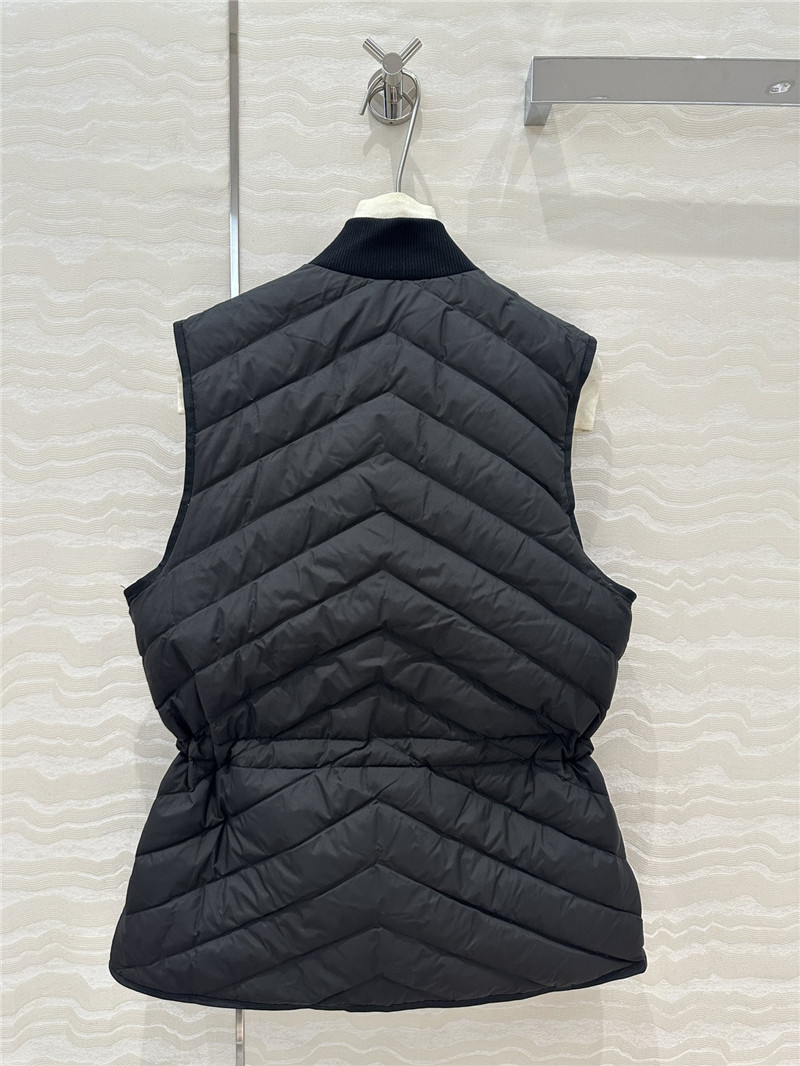 H**me5 down vest