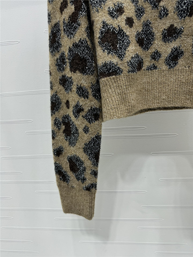Ch**el leopard crop knit sweater beige