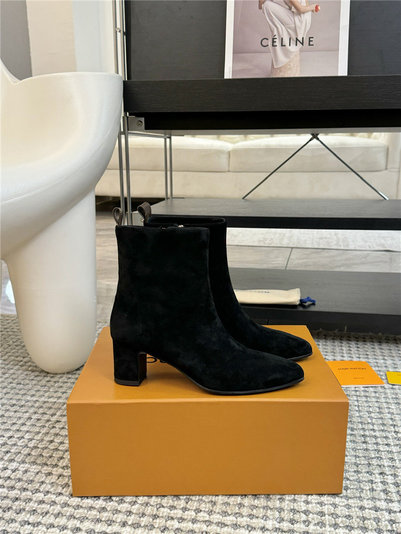 l0vis Vvtt0n lv pointed ankle boots