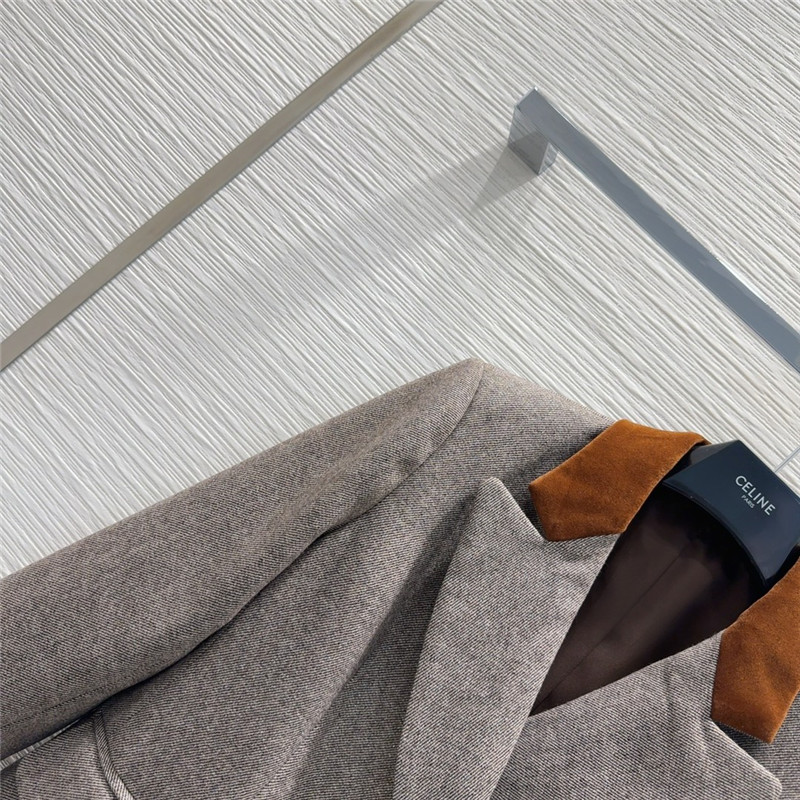 Ce1i*e new coat