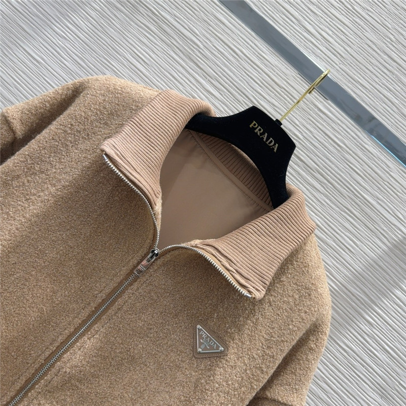 Pra*a trendy suit