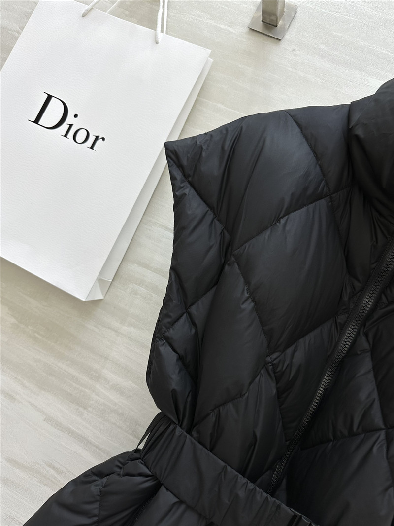 d10r D1am0nd pattern down vest