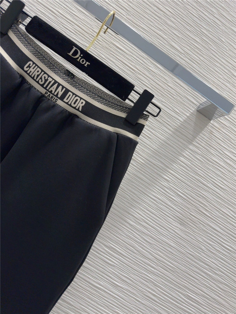 D10r new suit