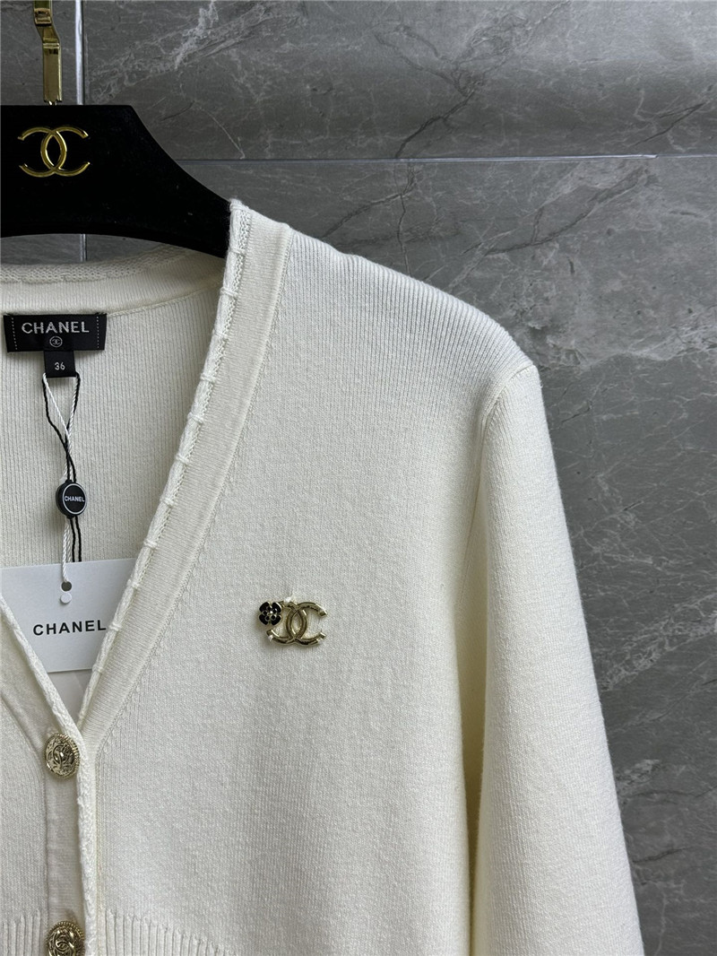 Ch**el v-neck trim wool cardigan white