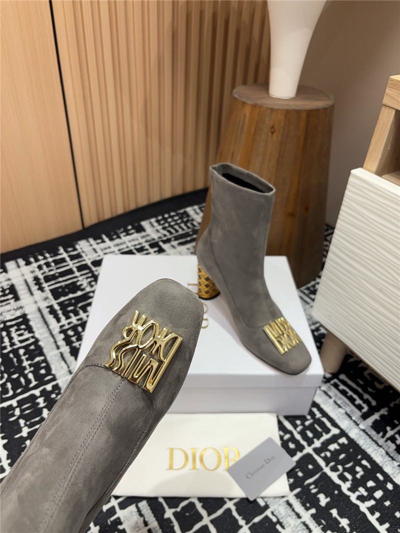 D10r icon heeled ankle boot in gray