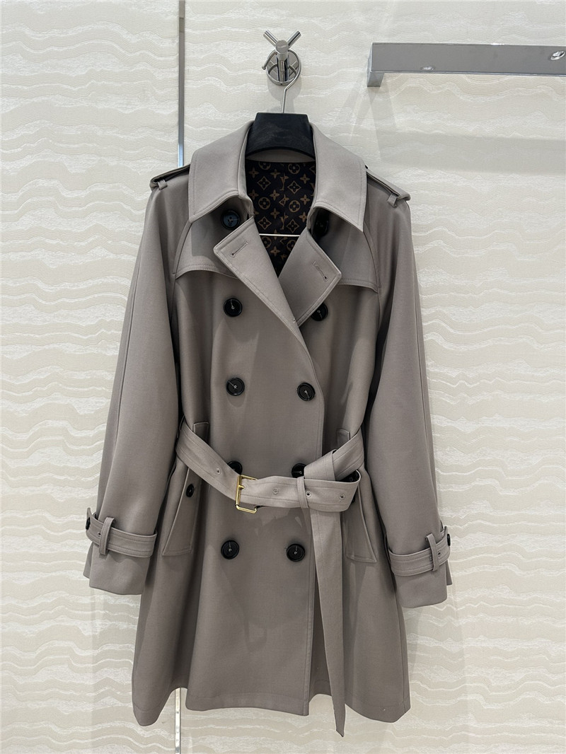 l0vis Vvtt0n lv oversized trench coat
