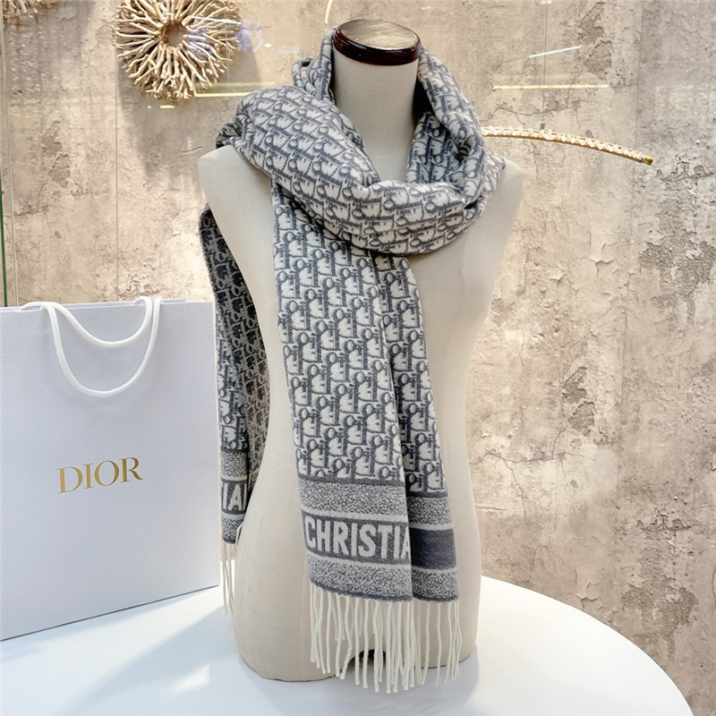 D10r cashmere printed scarf
