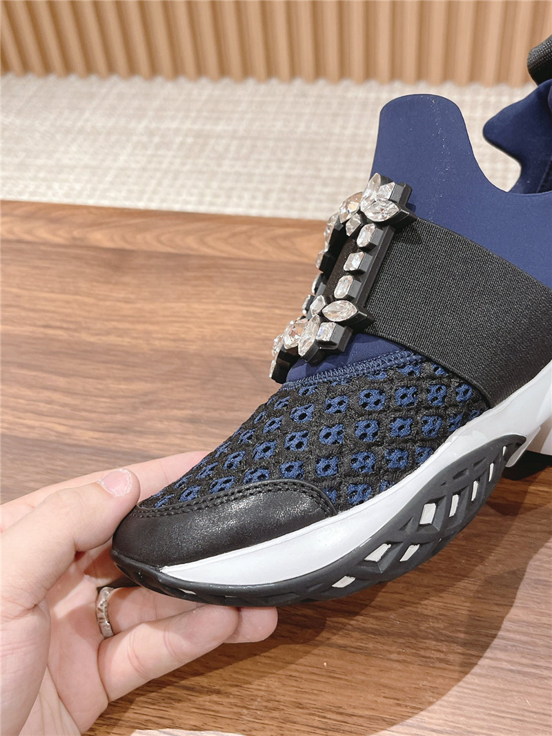 roger u1u1er run strass buckle sneakers in blue