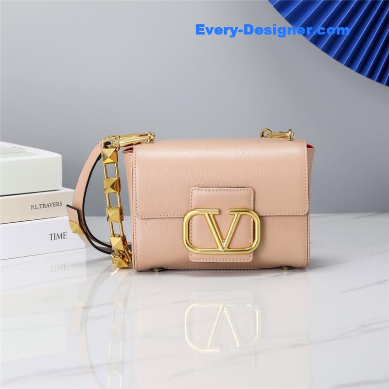 Va1e*ntin0 garavani stud sign shoulder bag