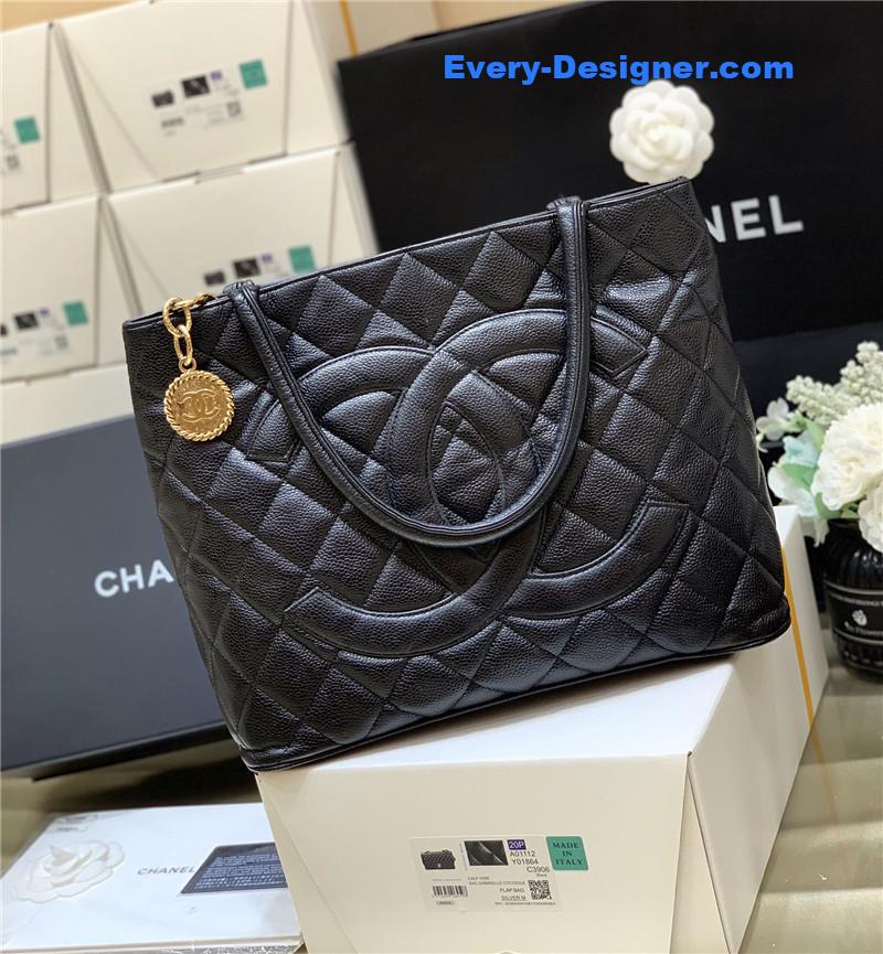 Ch**el classic vintage caviar leather hilton bag