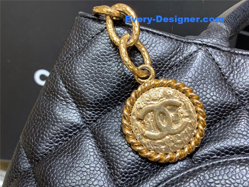 Ch**el classic vintage caviar leather hilton bag