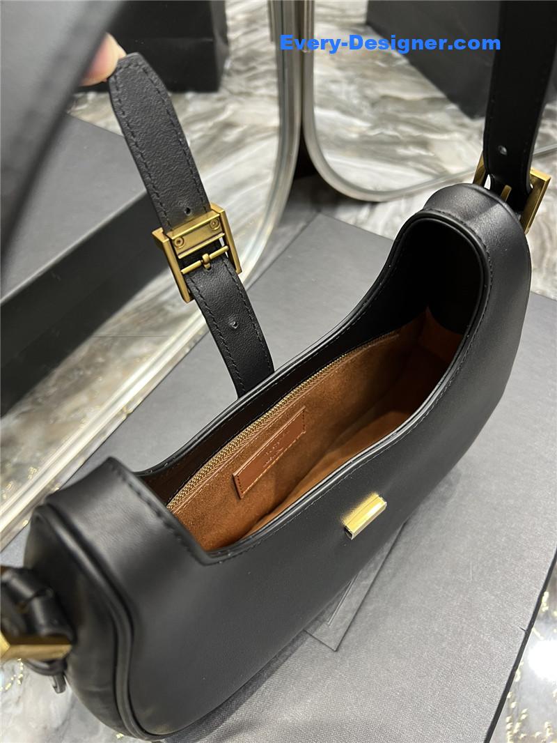 Y51 black hobo bag