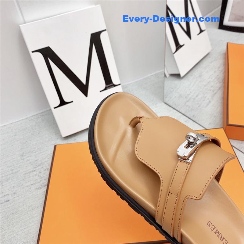 H**me5 couple shoes